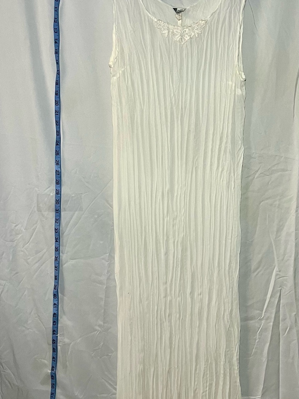 Vintage White Sleeveless Boho Pleated Maxi Dress with Lace Trim